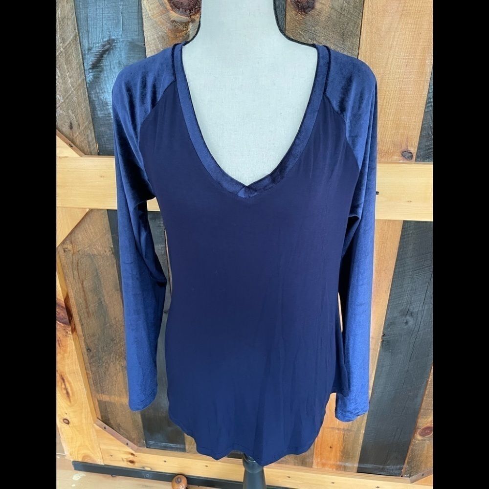 NWT Ultra Flirt jersey and velvet v neck navy blue top, size M